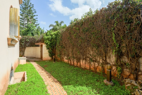 بقعة أرضية للبيع / شارع الأبطال / الدار البيضاء