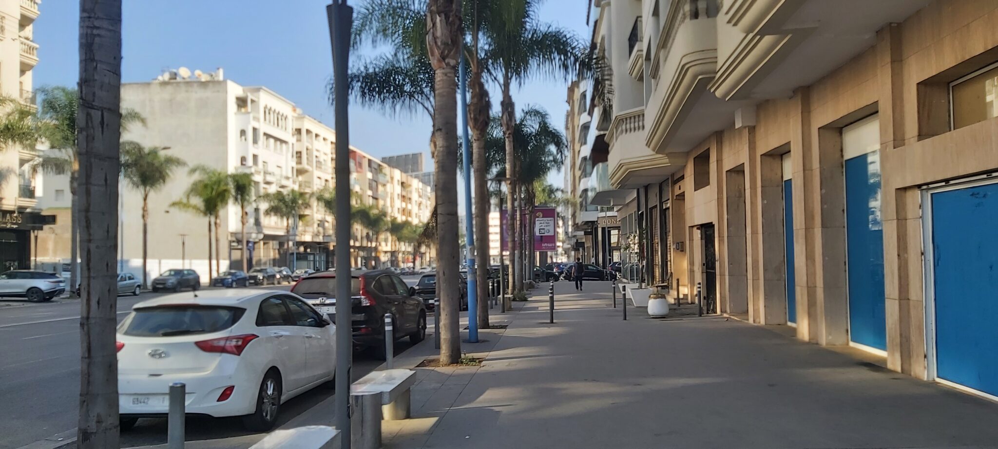 vente de trois magasins à Casablanca en état brut, très bien exposés