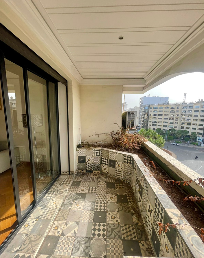 شقة فاخرة كبيرة للبيع في الدار البيضاء